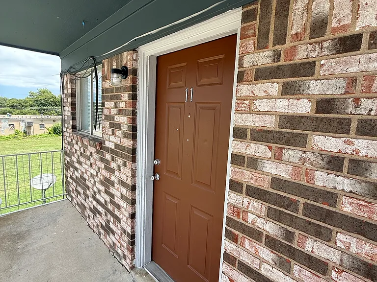 1012 Wells Cir #11 — Photo 2