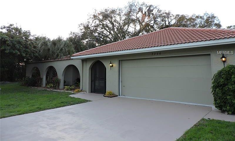 1st image of 2266 Lakewood Ln