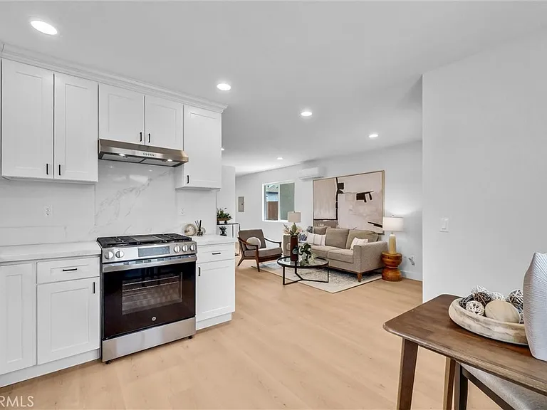 2305 Sesmas St — Photo 34