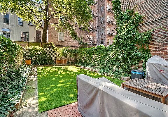 2nd image of 312 W 90th St APT 1