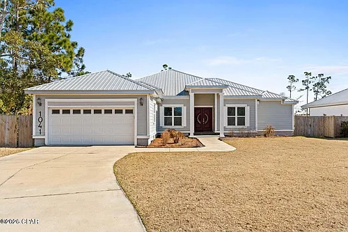 1041 Plantation Dr Photo 1