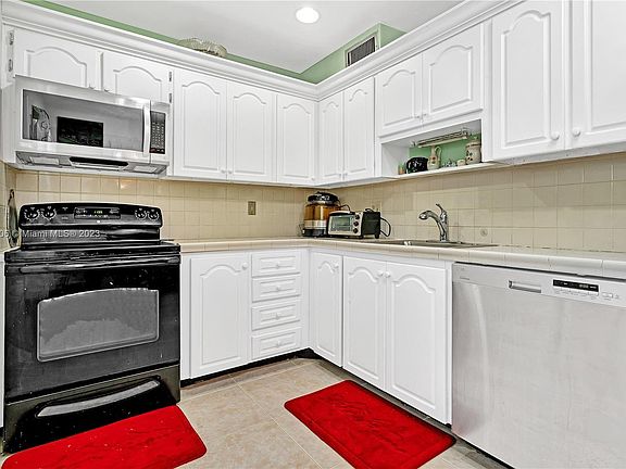 5th image of 4140 NW 44th Ave APT 307