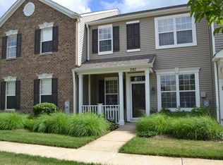 242 Springbrook Trl S, Oswego, IL 60543