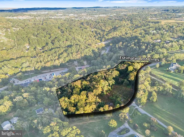 1651 Starcross Rd, York, PA 17403