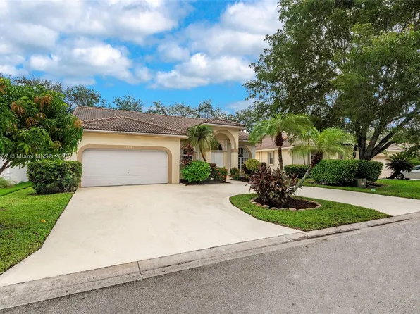 5959 NW 74th St, Parkland, FL 33067