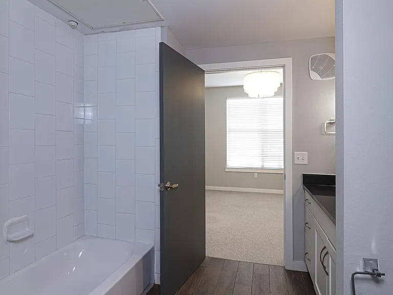 5609 Smu Blvd #305 — Photo 11
