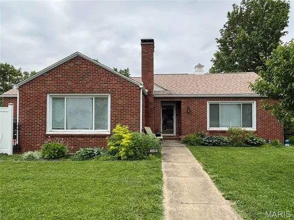 520 W Main St, Greenville, IL 62246