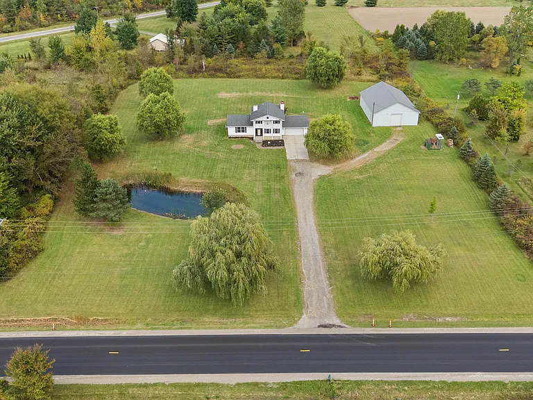 1442 Riley Center Rd — Photo 3