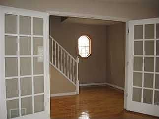 4th image of 576 N 15th St