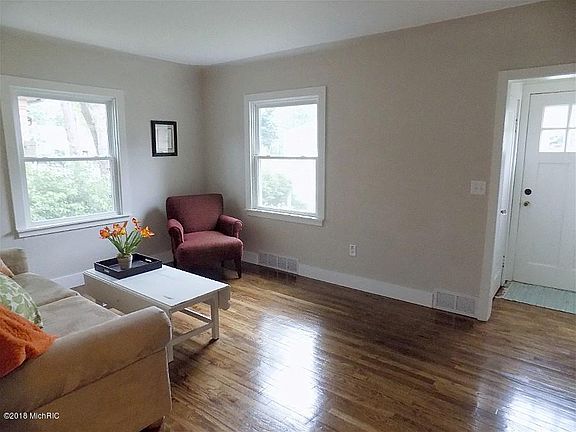 2nd image of 311 N Ottawa St