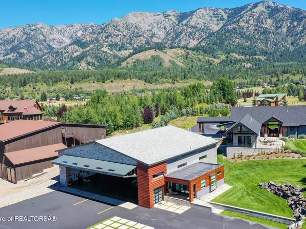 872 Alpine Village Loop, Alpine, WY 83128