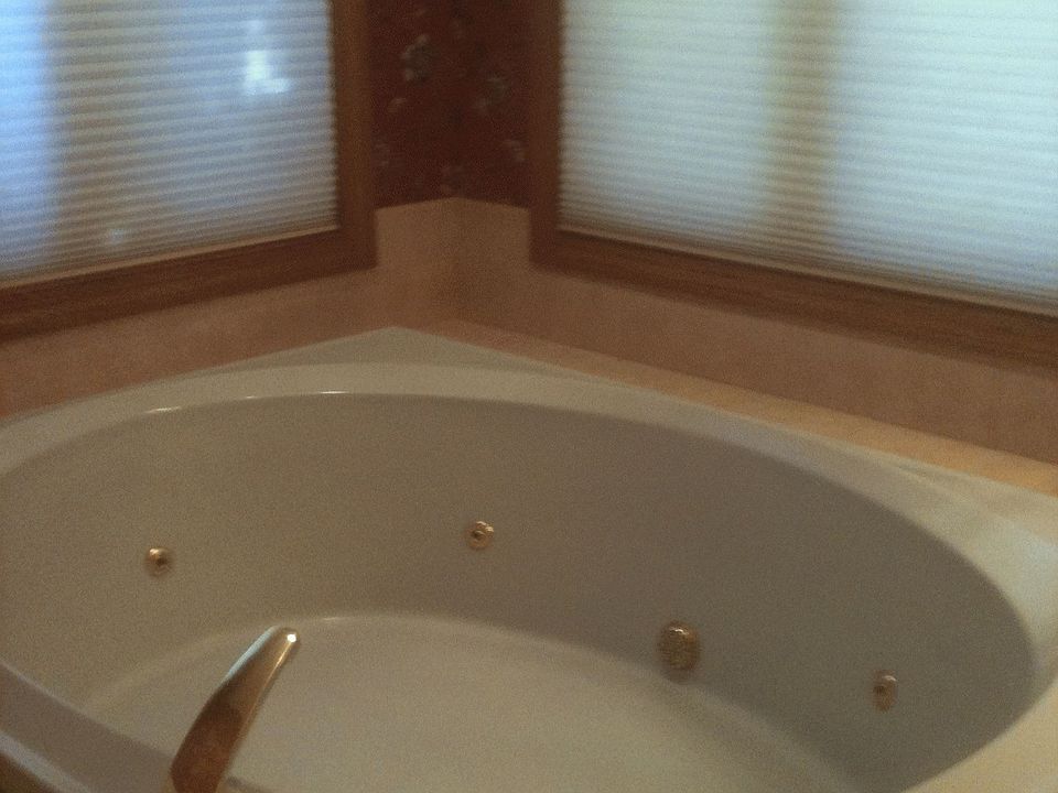 Master bath Whirlpool
