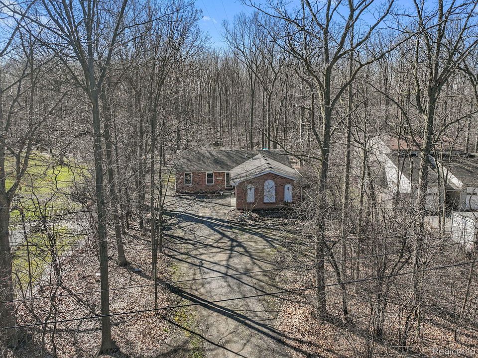 1st image of 15957 Meadowood Ave