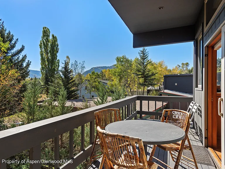 1085 Cemetery Ln #A — Photo 23