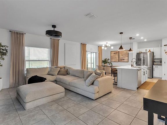 4th image of 569 Reggie Rd