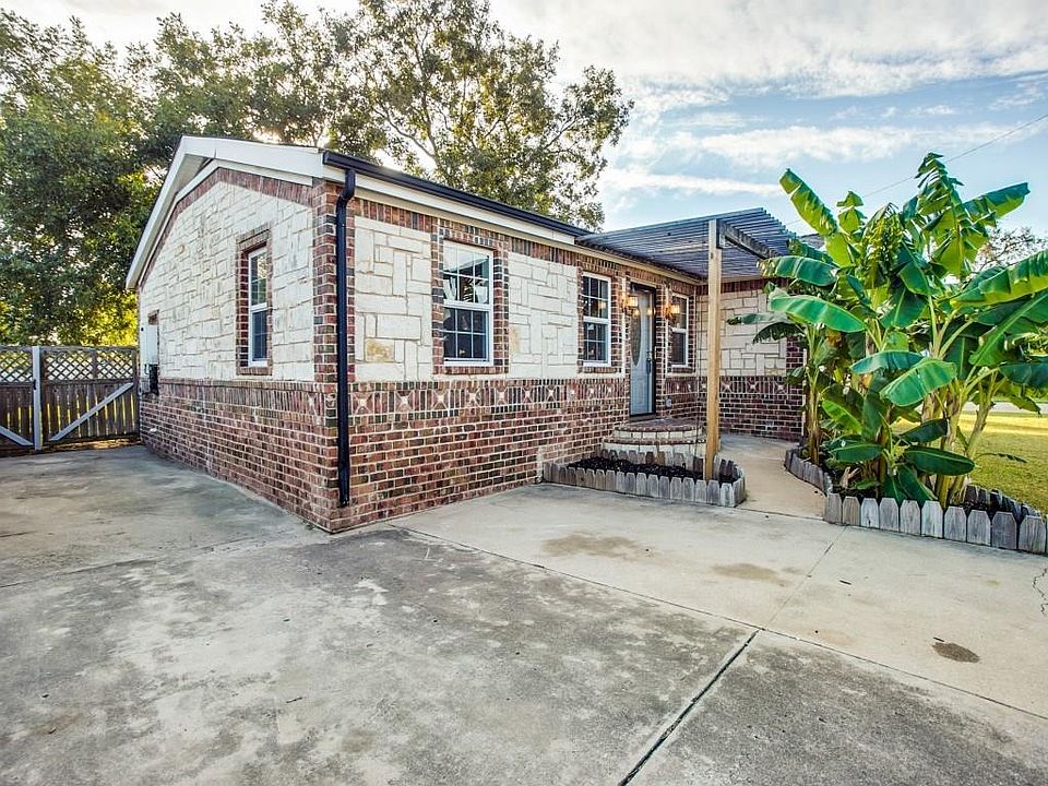 1st image of 213 Bandera Ave