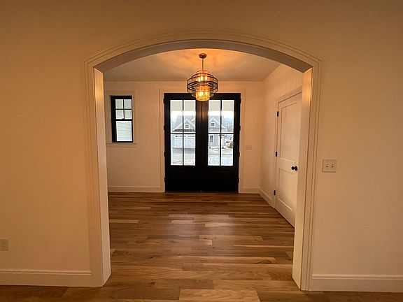 2nd image of 118 Sage Lane #15