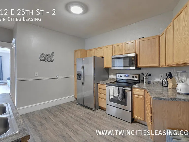 912 E 25th St #3 — Photo 79
