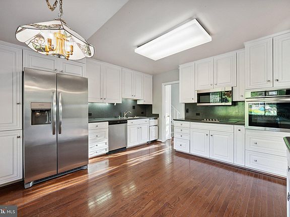 5th image of 14400 Perrywood Dr