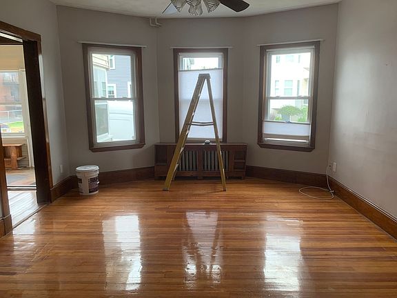 5th image of 81-83 Litchfield St #1
