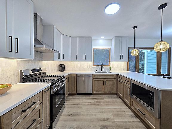 3rd image of 6730 Manchester DRIVE