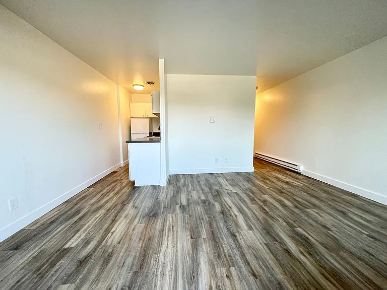Village Vista Apartments — Photo 41