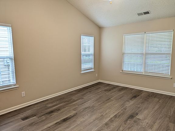 3rd image of 2151 Wexford Way
