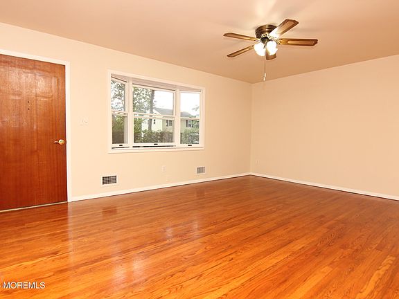 5th image of 815 Shadylawn Way