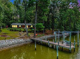 818 Forest Green Rd, Reedville, VA 22539