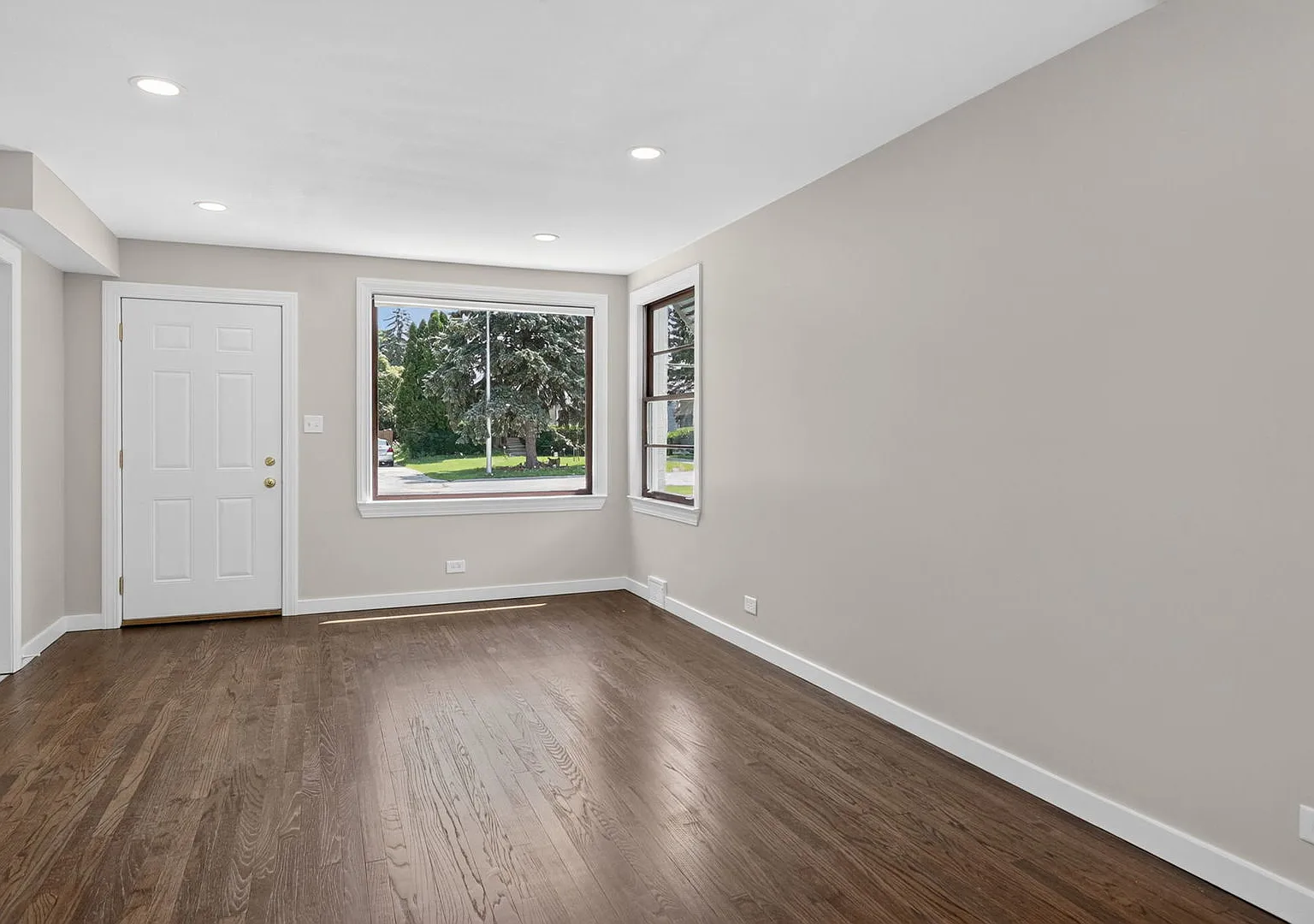 4 bed, 1062 sqft, $3,150 — Photo 3