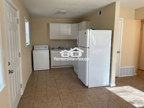 4th image of 6003 E 153rd Ter APT A
