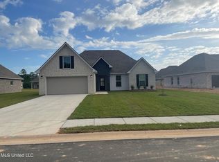 11625 Rosalie Pl, Ocean Springs, MS 39564