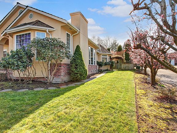 3rd image of 2416 240th St SE
