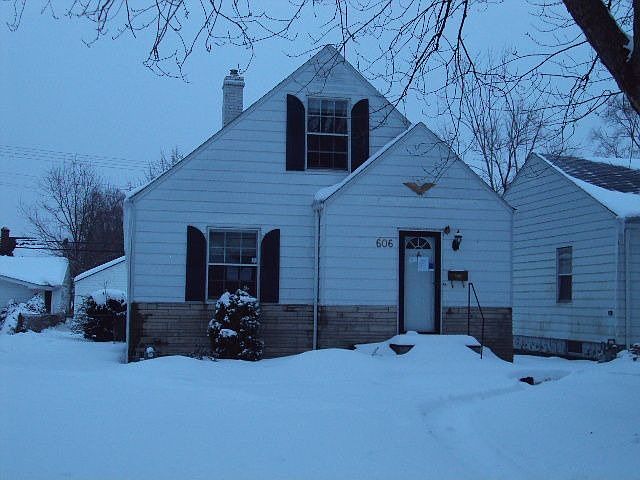 1st image of 606 S Albert Ave