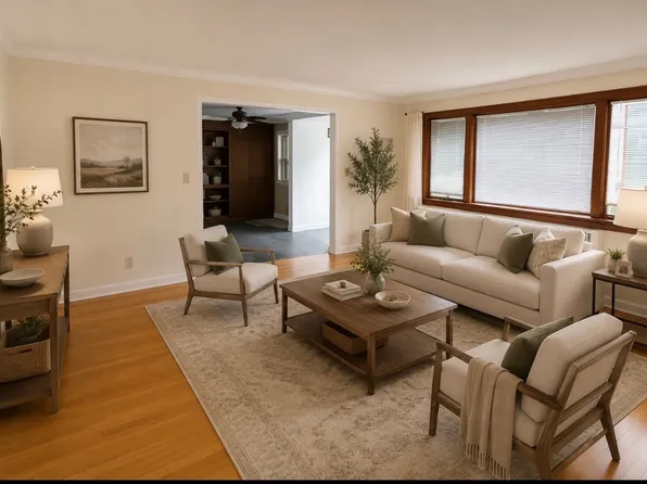 (undisclosed Address), Long Beach, NY 11561