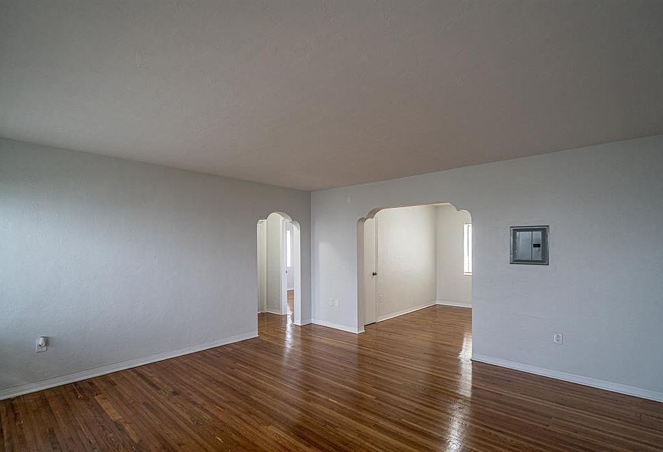 1st image of 7711 Dickens Ave Unit 2-7711-2