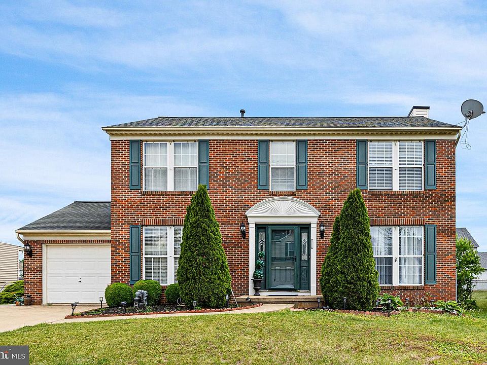 1st image of 805 Cornstalk Dr