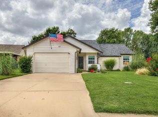 517 Beagle Cir, Edmond, OK 73003