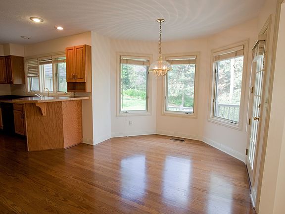 3rd image of 6441 Woodcliffe Ln