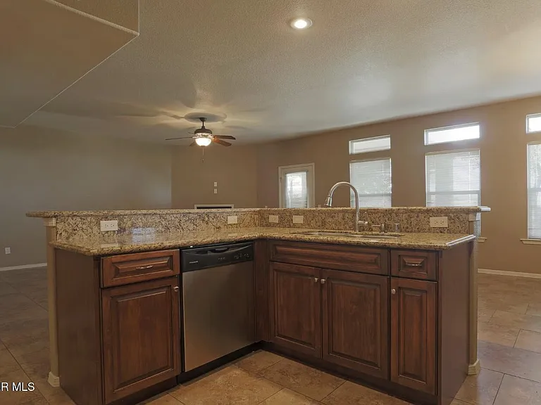 533 Green Village Ct — Photo 11