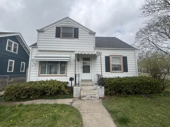 9200 West Swan CIRCLE, Milwaukee, WI 53225