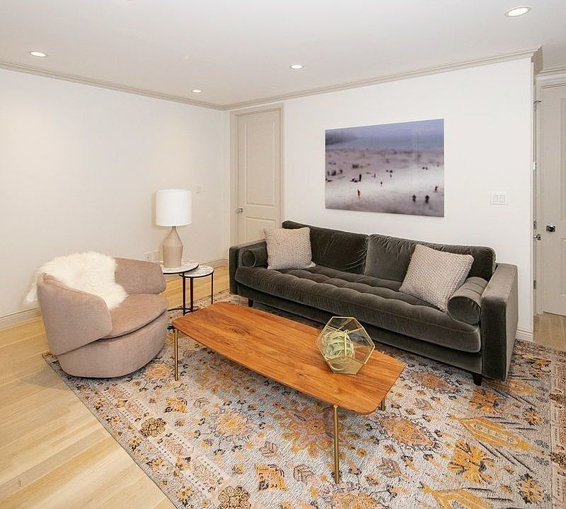 1st image of 156 Stanton St APT 3