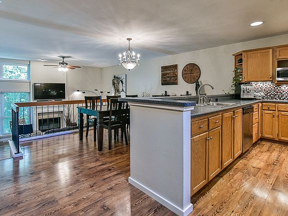 3rd image of 9303 S Pointe Lasalles Dr #C-2