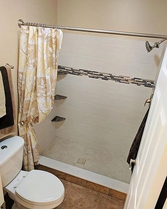 Master Shower (Granite/Marble/Porcelain)
