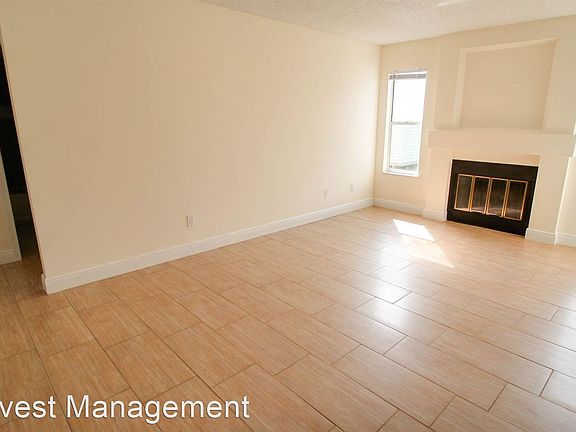 4th image of 447 Long Pine Dr