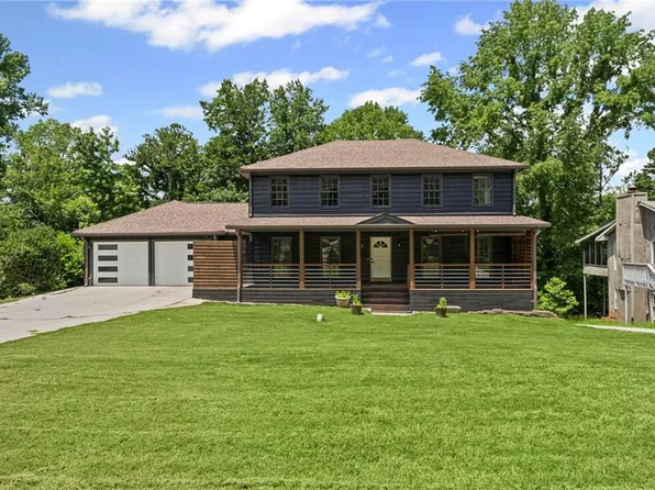 5254 Greenpoint Dr, Stone Mountain, GA 30088