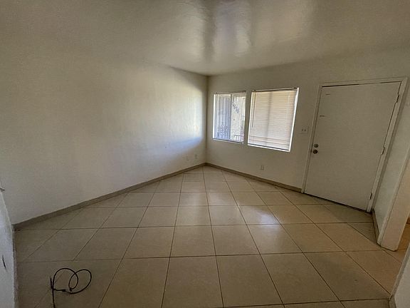 4th image of 3828 Boundary St #1