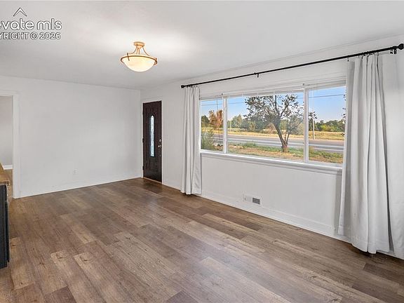 4th image of 1220 E Fountain Blvd