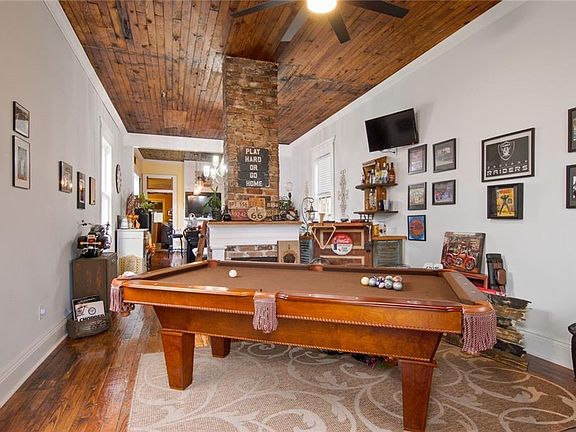 2nd image of 1125 Hillary St