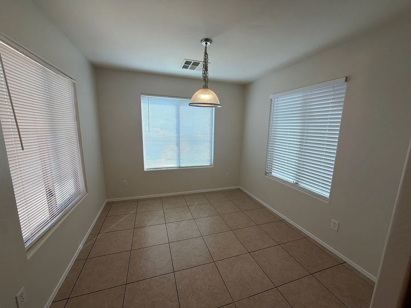 4 bed, 2.0 bath, 1632 sqft, $2,000 — Photo 4